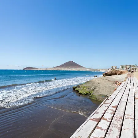 Apartment Comfy Beachfront Retreat El Medano, Terrace & Pool *