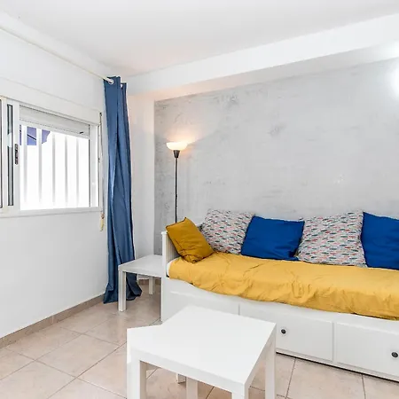 Comfy Beachfront Retreat El Medano, Terrace & Pool