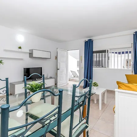 Comfy Beachfront Retreat El Medano, Terrace & Pool