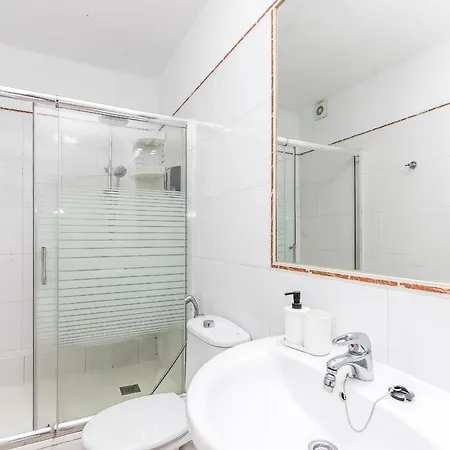 Comfy Beachfront Retreat El Medano, Terrace & Pool Apartment *